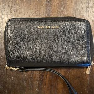 Micheal Kors phone wallet
